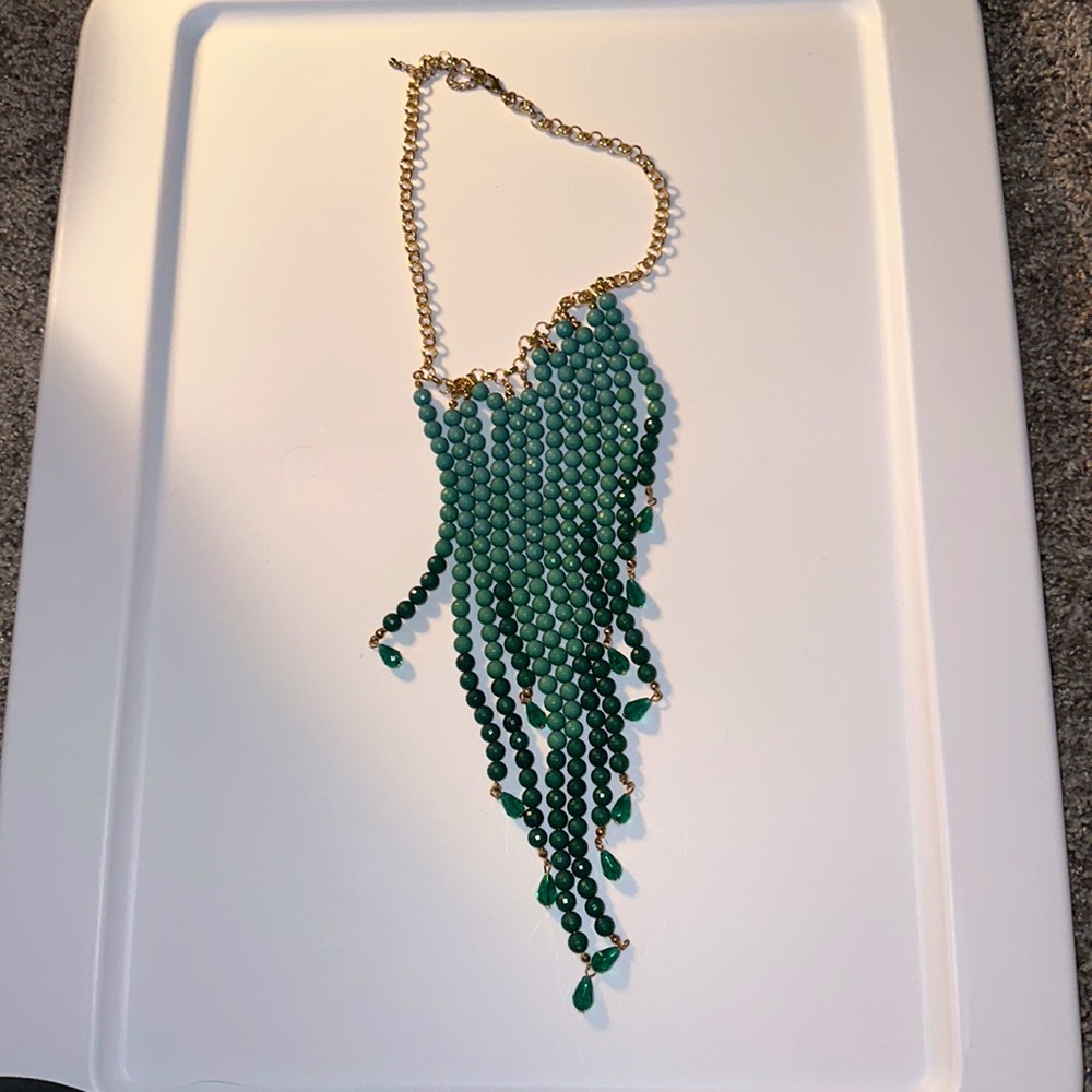 Beautiful Long Beaded Green Necklace with Gold Chain! - Picture 3 of 6